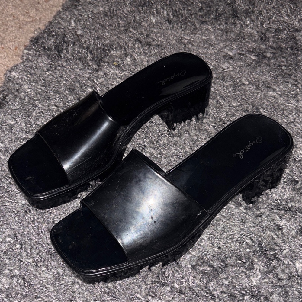 Qupid Black Chunky Slide Mules
